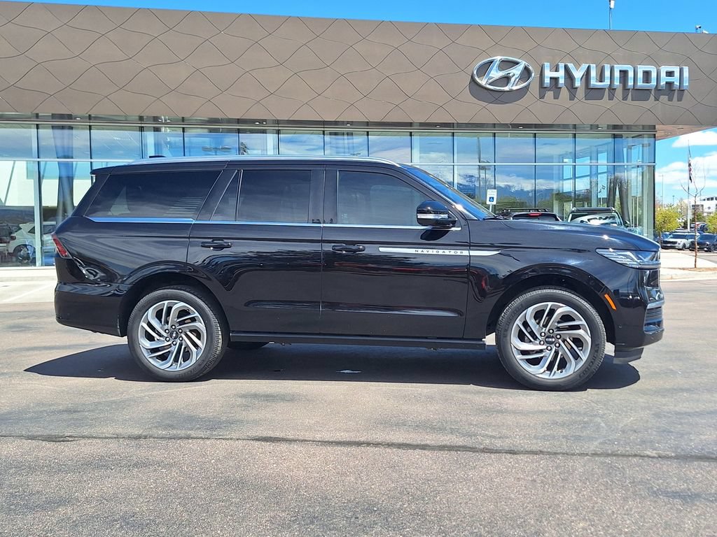 Used 2025 Lincoln Navigator Reserve AWD/4WD video 2