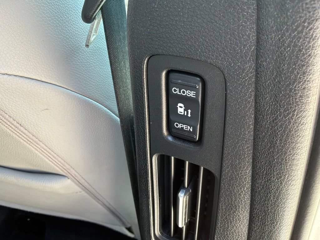 Used 2023 Honda Odyssey EX-L image 32