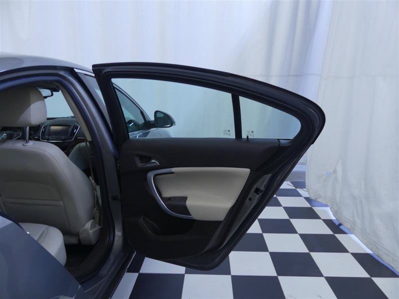 Used 2017 Buick Regal Sport Touring FWD image 26