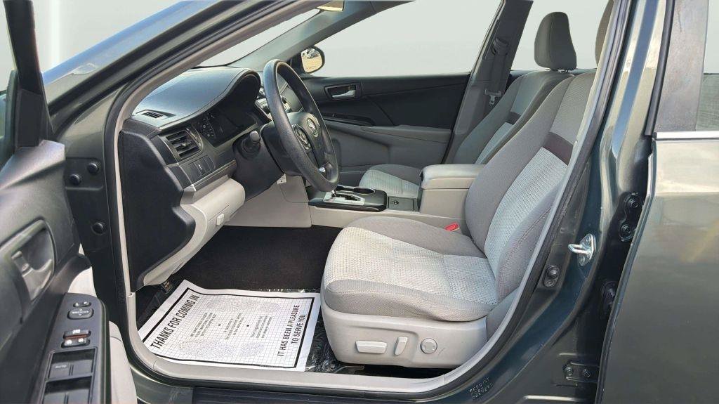 Used 2013 Toyota Camry LE FWD image 11
