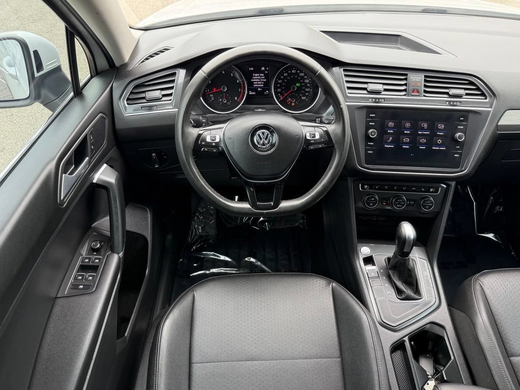 Used 2020 Volkswagen Tiguan SE FWD image 28