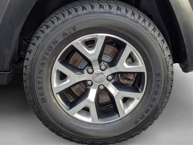Used 2015 Jeep Cherokee Trailhawk w/ Comfort/Convenience Group image 24