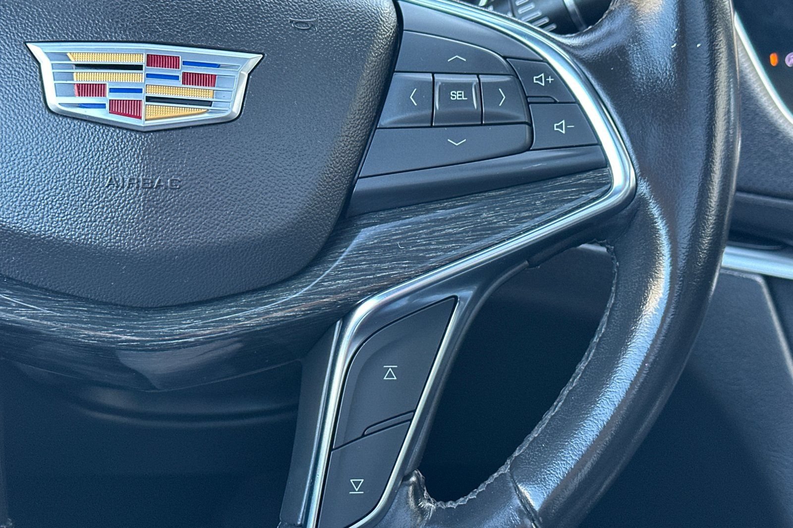 Certified 2022 Cadillac XT5 Premium Luxury FWD image 33