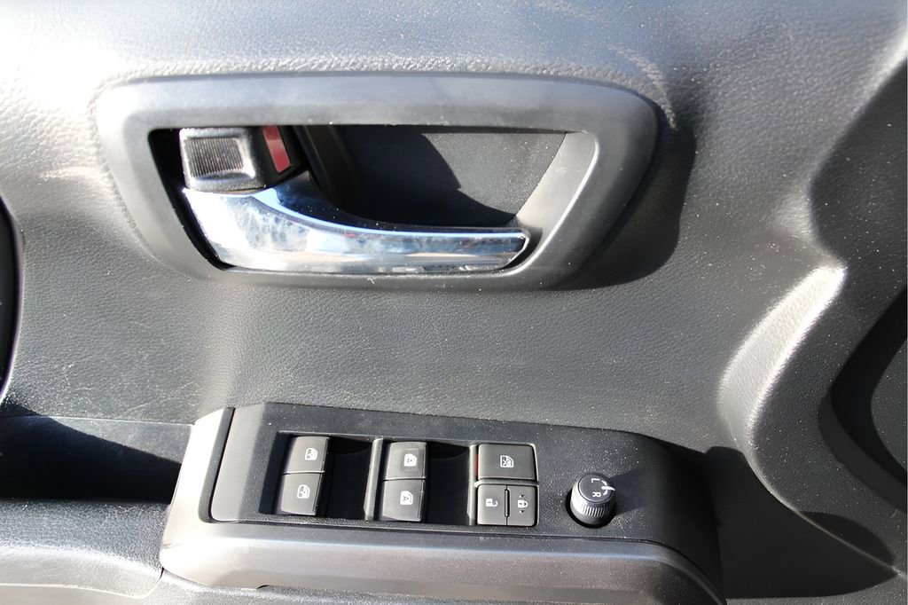 Used 2019 Toyota Tacoma TRD Sport image 16