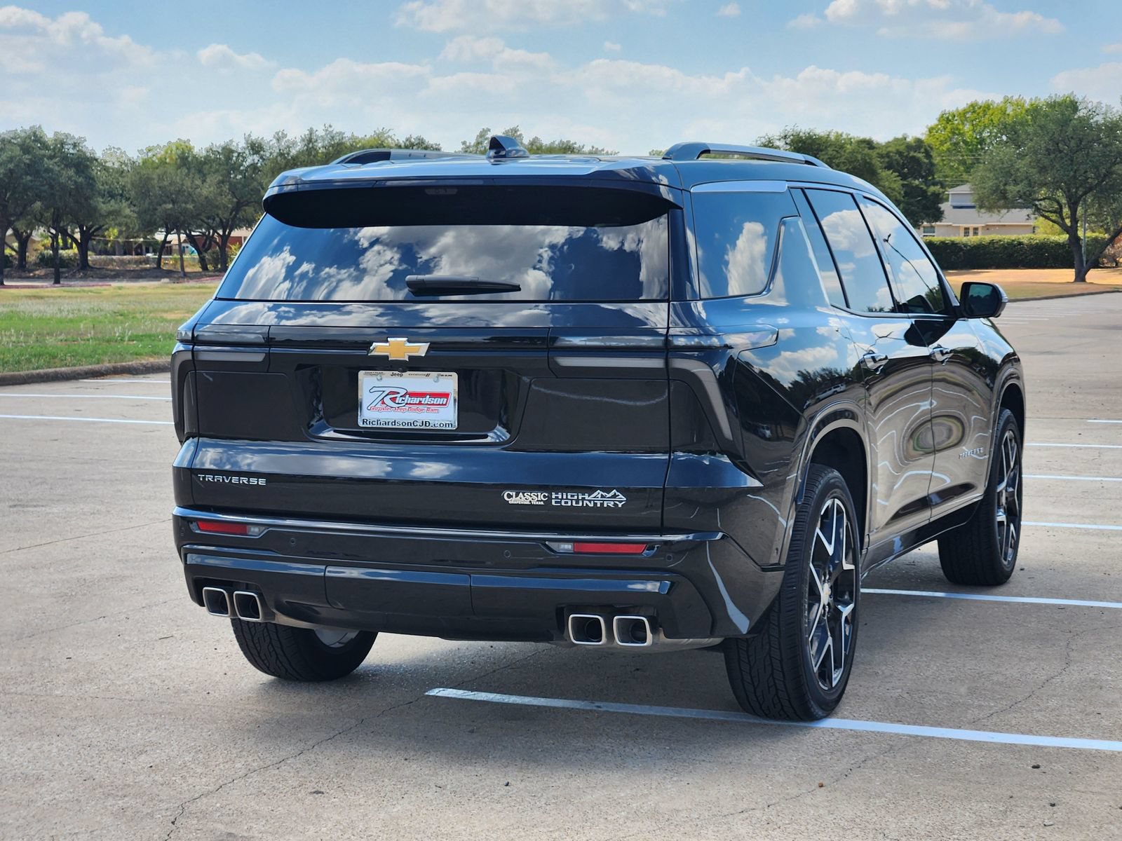 Used 2026 Chevrolet Traverse High Country w/ LPO, Floor Liner Package FWD image 6