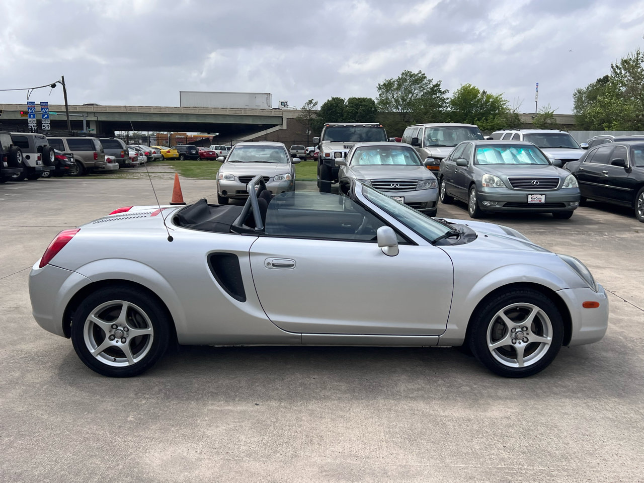 Used 2002 Toyota MR2 image 64