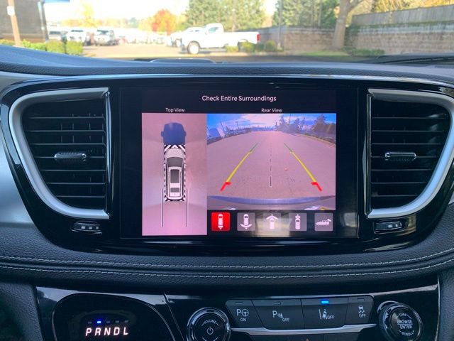 Used 2022 Chrysler Pacifica Touring-L w/ Uconnect Theater Family Group image 20