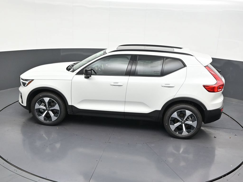 New 2026 Volvo XC40 B5 Plus w/ Climate Package AWD/4WD image 15