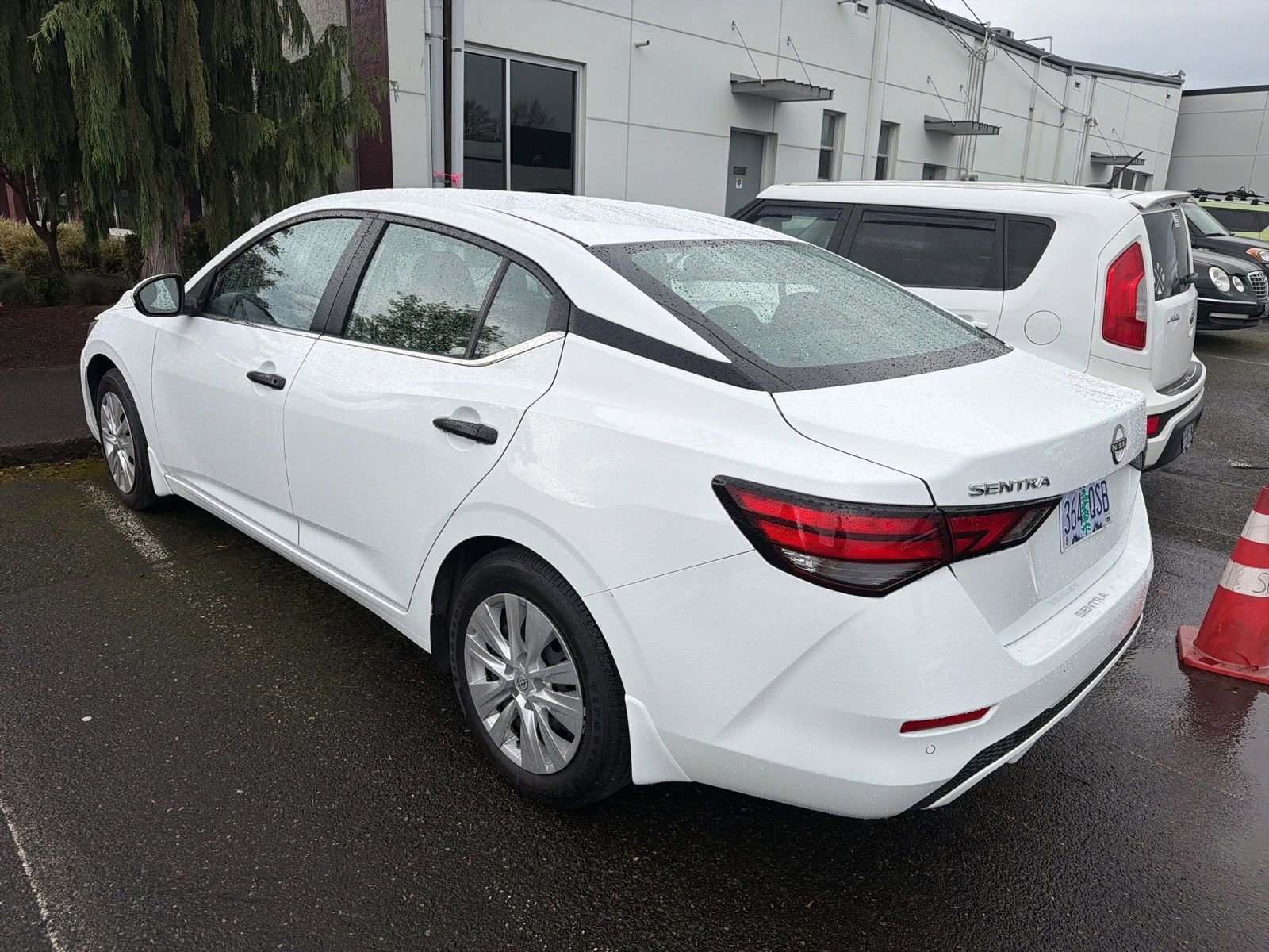 Used 2025 Nissan Sentra S image 6