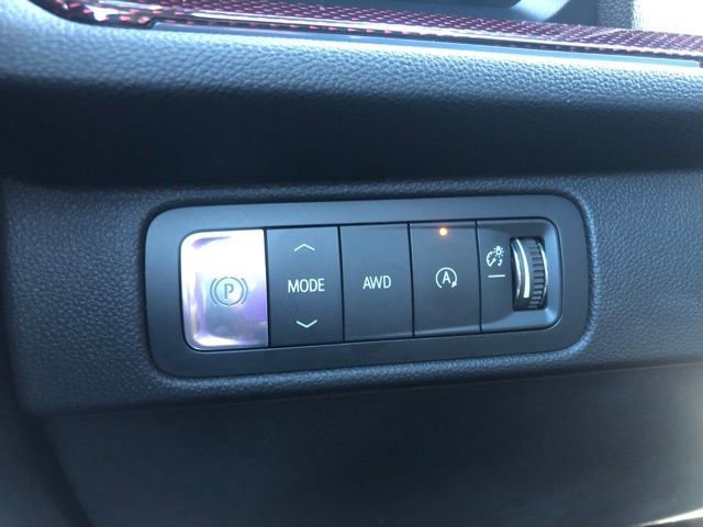 Used 2024 Chevrolet Traverse RS image 53