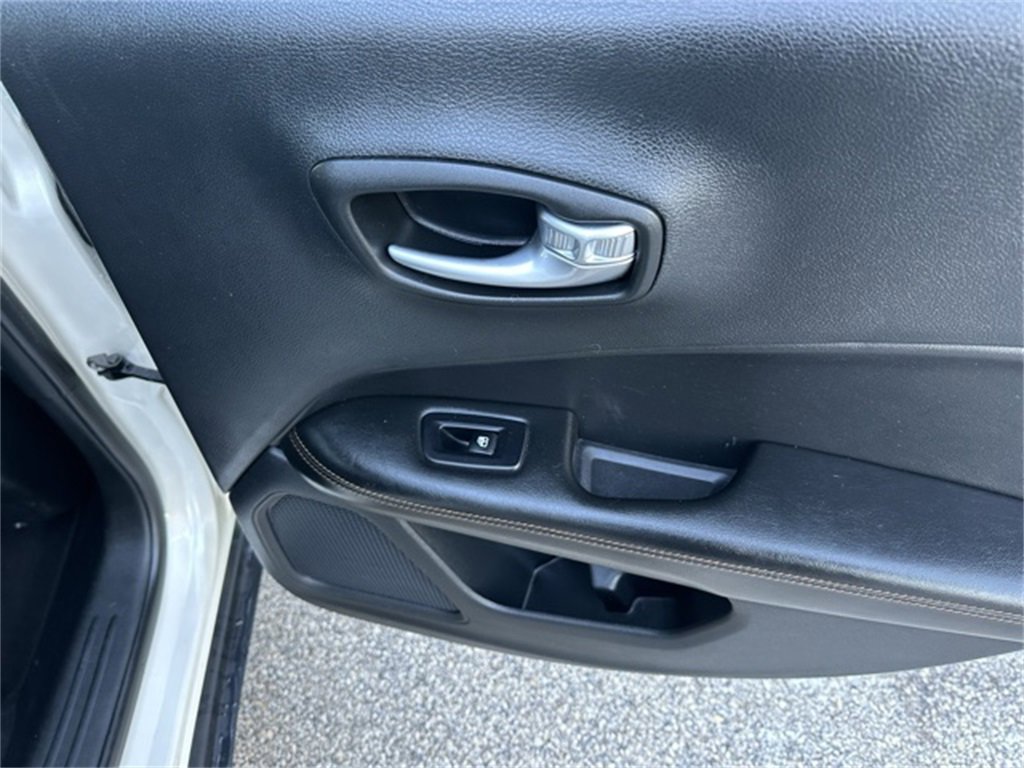 Used 2021 Jeep Compass Limited image 15