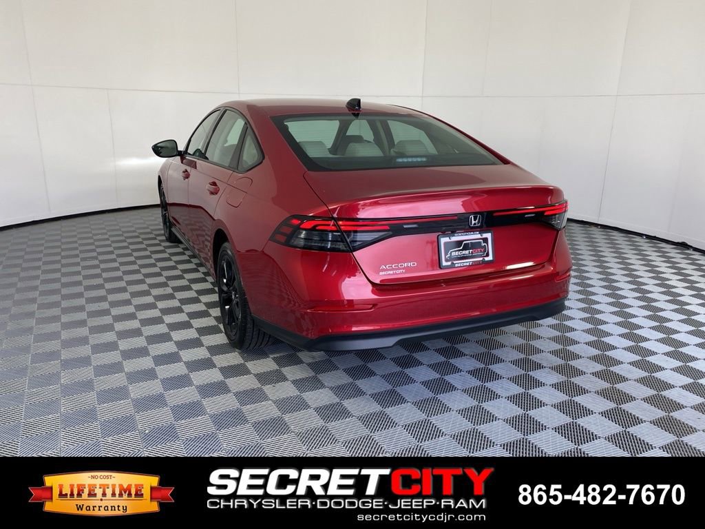 Used 2025 Honda Accord SE image 5