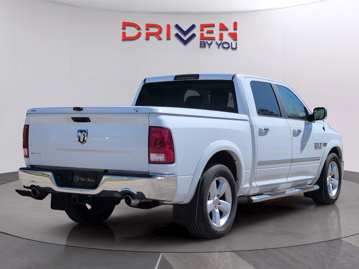 Used 2018 RAM 1500 SLT image 5