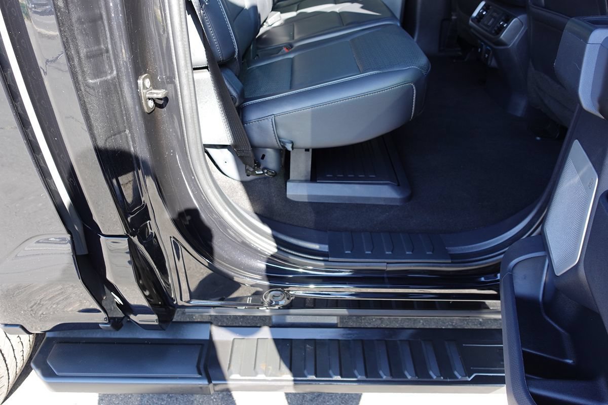 Used 2024 Ford F150 Lariat w/ Equipment Group 502A High AWD/4WD image 32