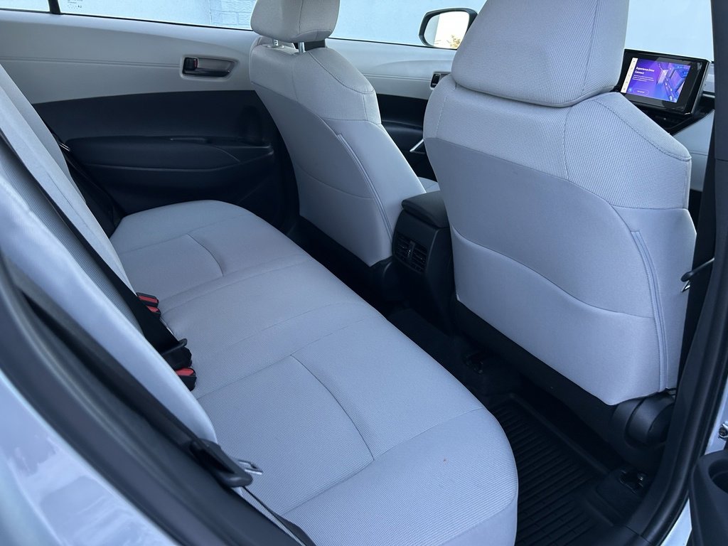 Used 2025 Toyota Corolla Cross L image 12