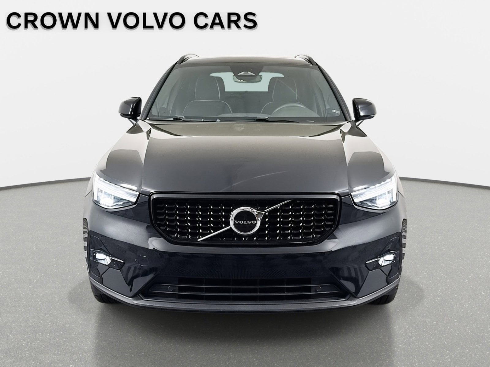Used 2023 Volvo XC40 B5 Plus w/ Climate Package AWD/4WD image 2