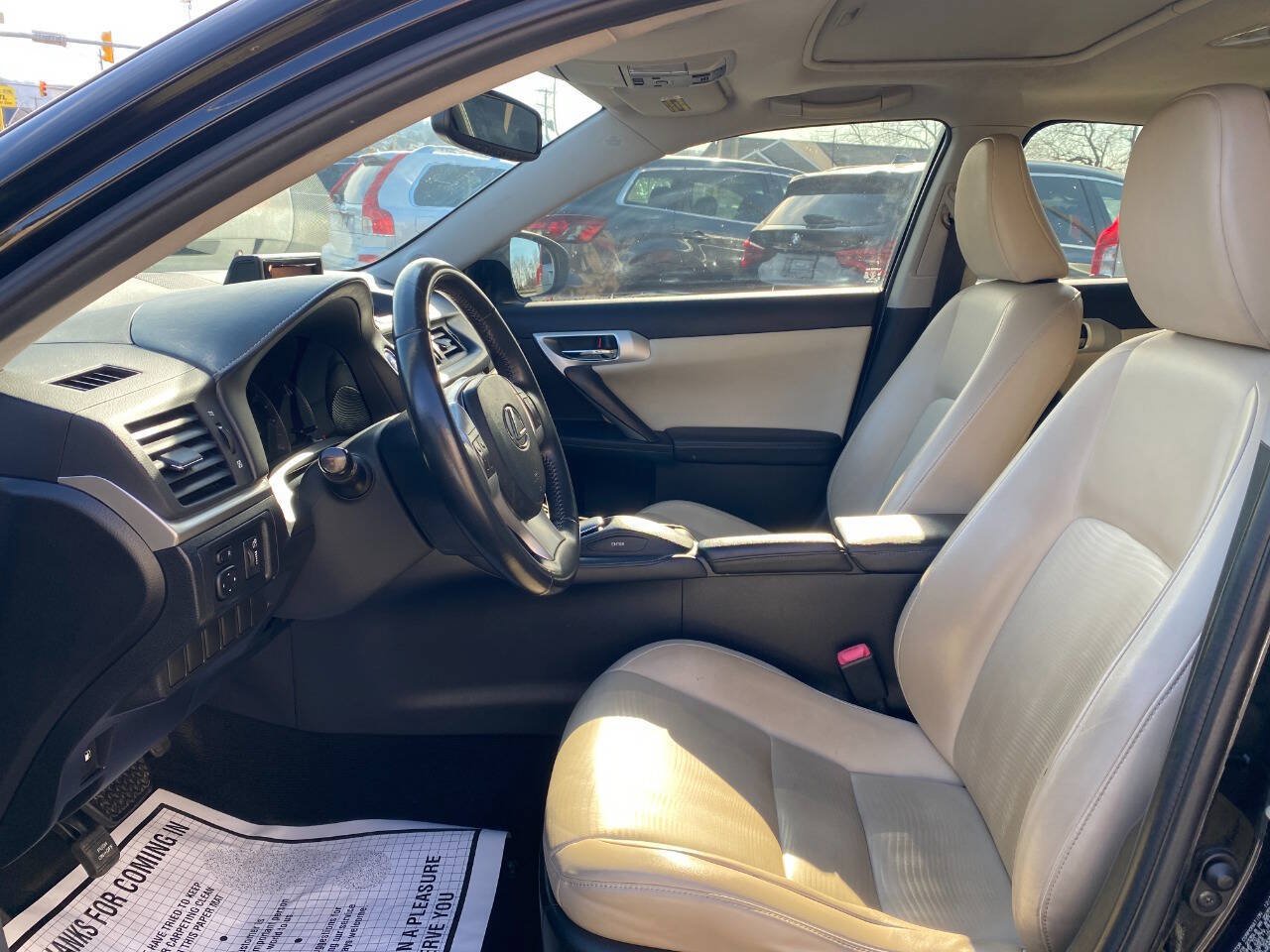 Used 2013 Lexus CT 200h w/ Premium Pkg w/Navigation FWD image 9