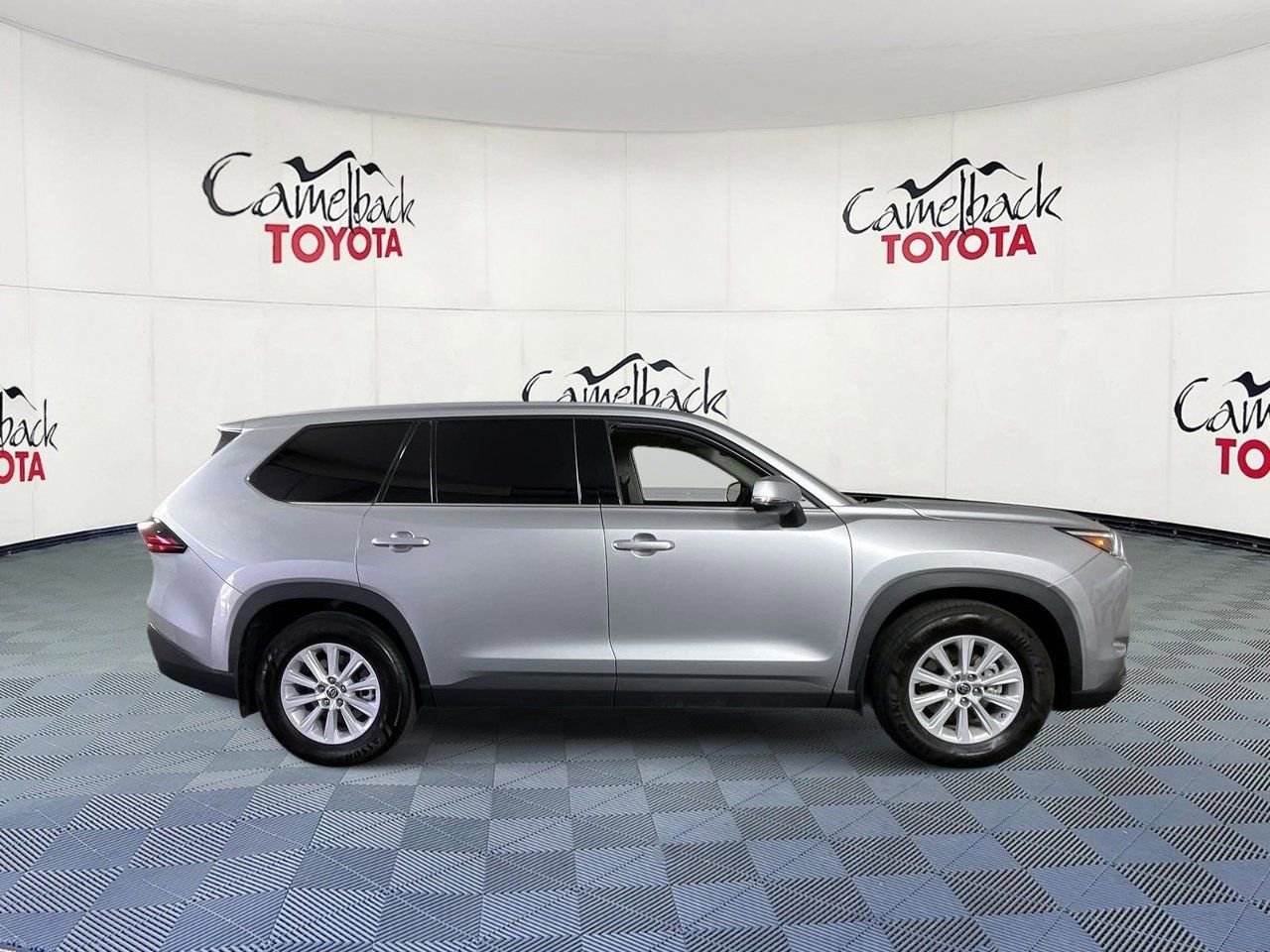 Used 2025 Toyota Grand Highlander FWD image 8