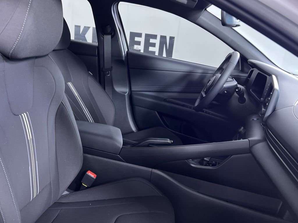 Used 2025 Hyundai Elantra Sport image 24