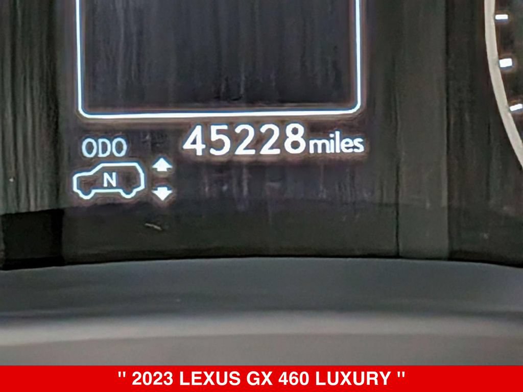 Used 2023 Lexus GX 460 Luxury w/ Sport Design Package AWD/4WD image 20