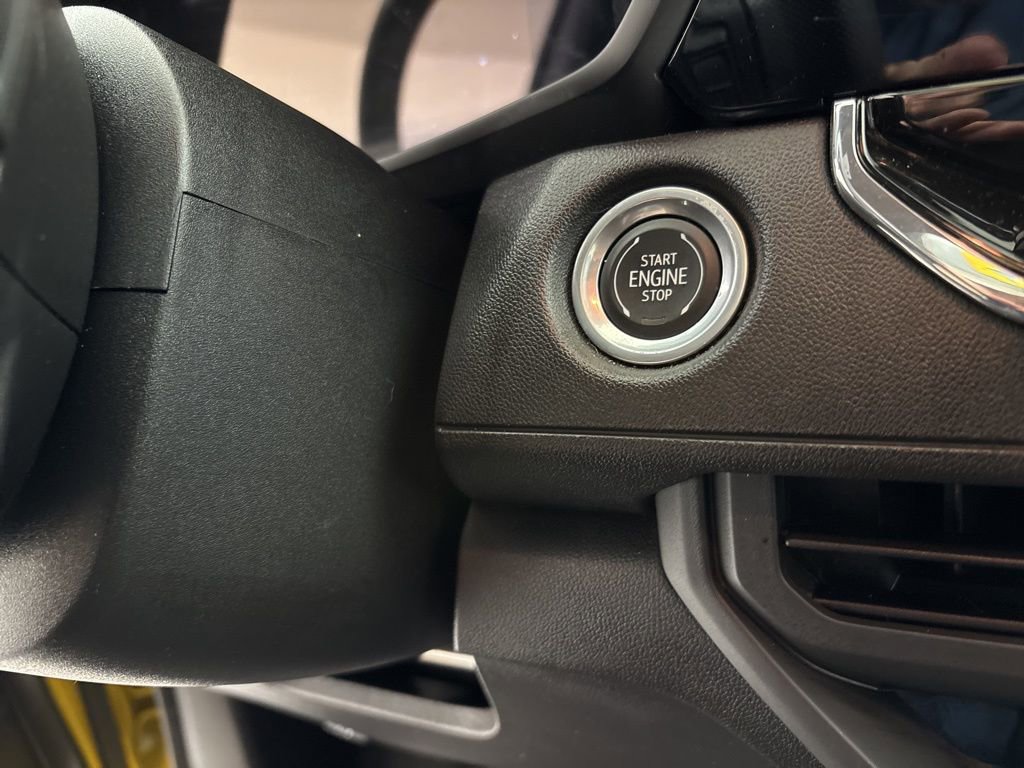 Used 2023 Chevrolet Colorado Trail Boss w/ Technology Package image 30