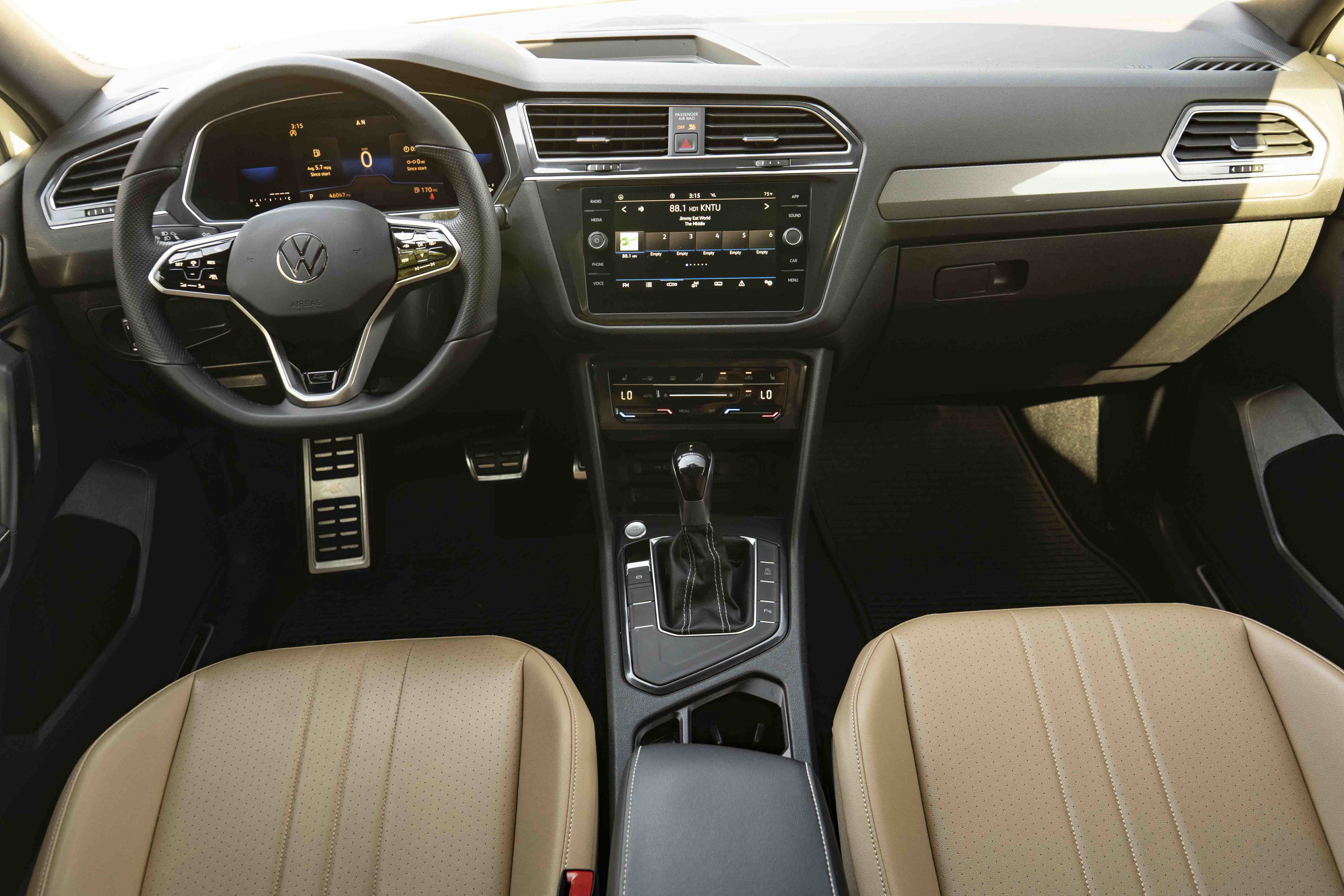 Certified 2022 Volkswagen Tiguan SE R-Line FWD image 26