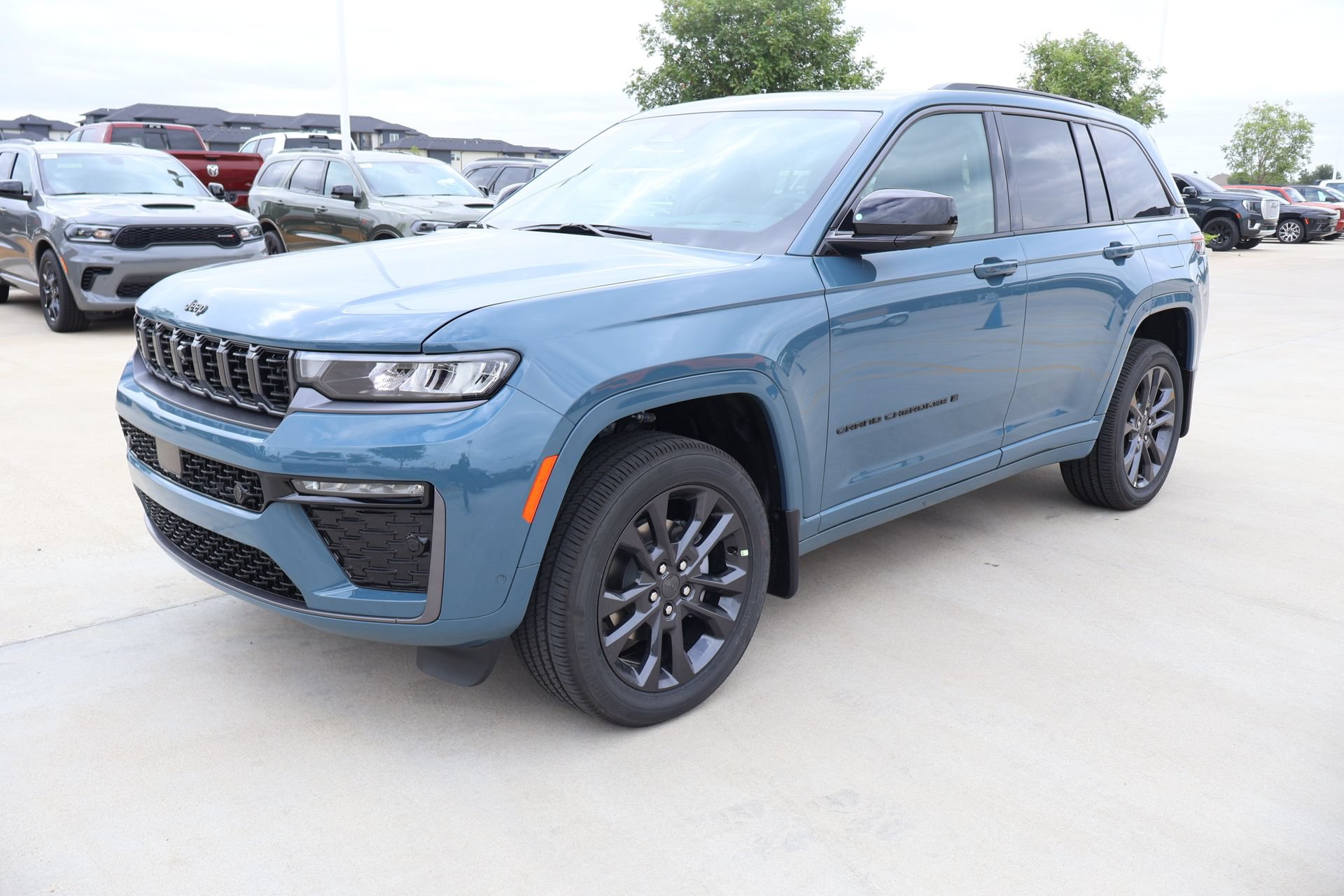 New 2026 Jeep Grand Cherokee Limited AWD/4WD image 11