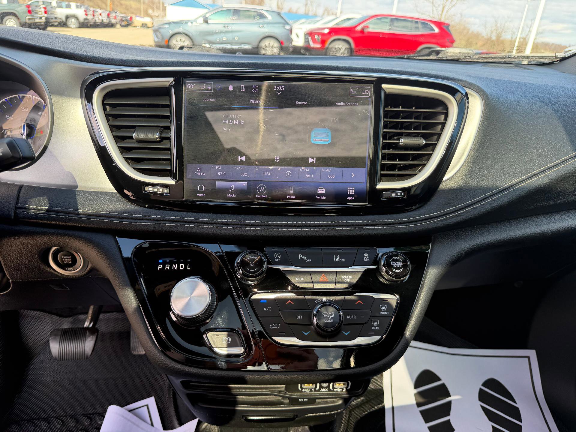 Used 2022 Chrysler Pacifica Touring-L w/ S Appearance Package image 27