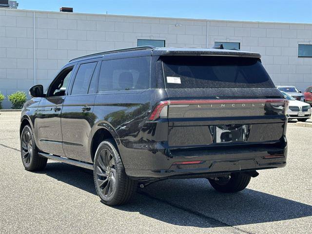 New 2026 Lincoln Navigator L Reserve w/ Jet Appearance Package AWD/4WD image 4
