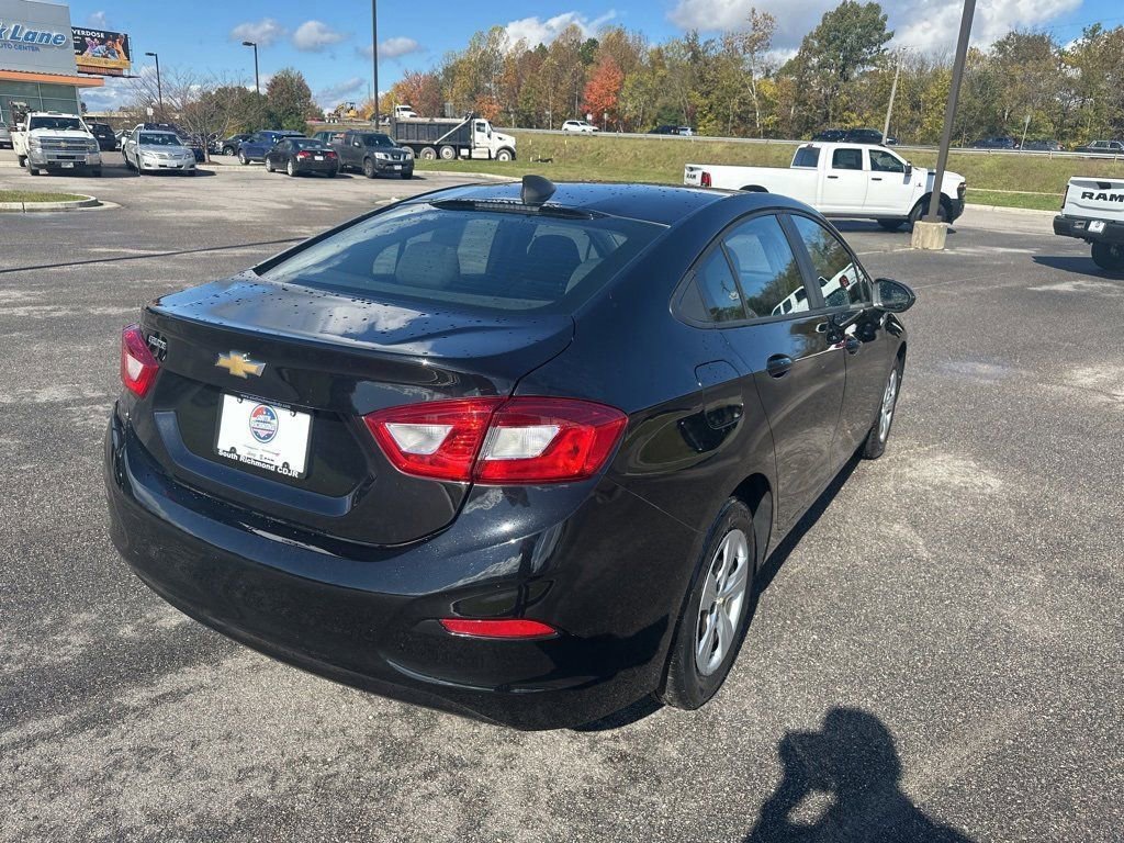 Used 2018 Chevrolet Cruze LS image 5
