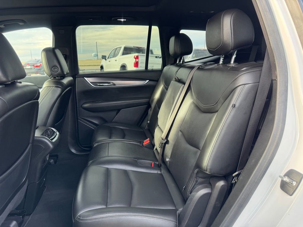 Used 2023 Cadillac XT6 Luxury FWD image 14