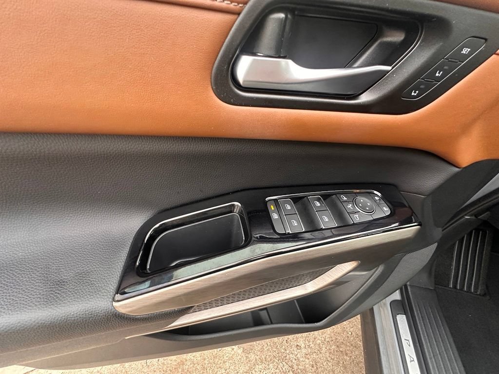 Certified 2023 Nissan Pathfinder Platinum FWD image 16
