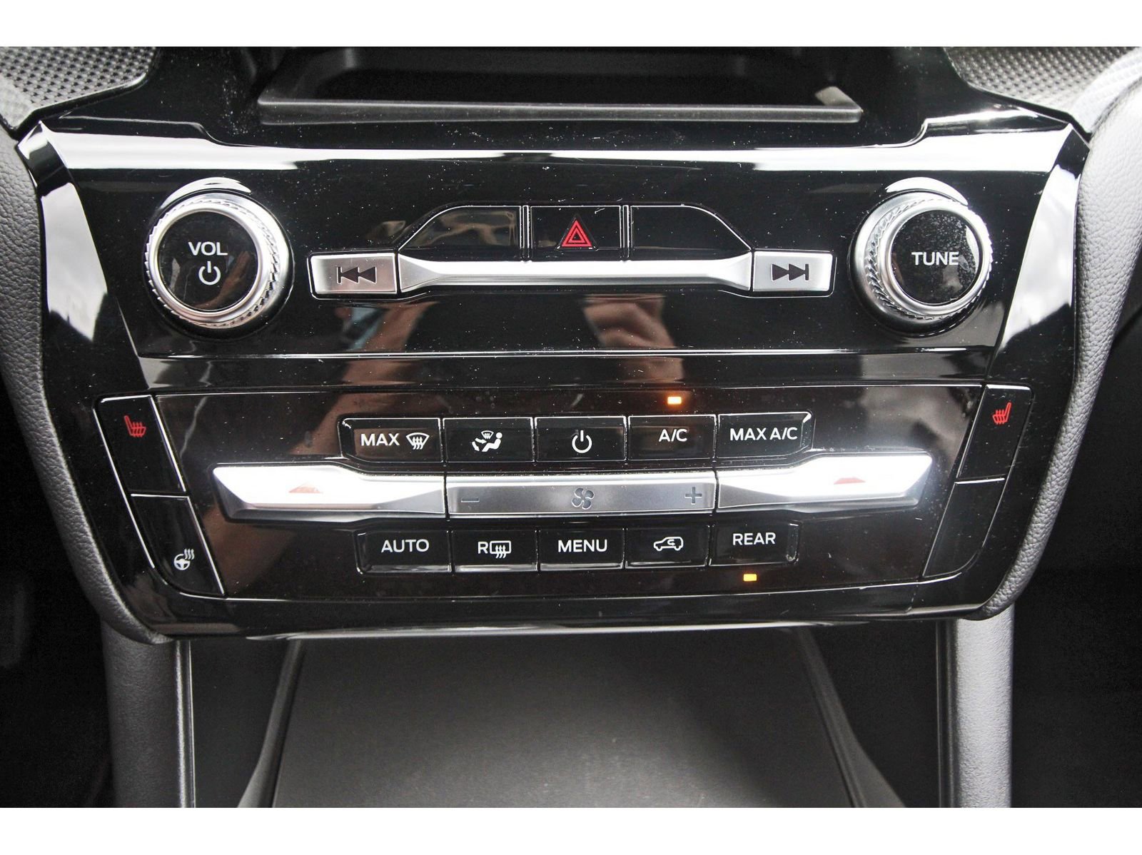 Used 2024 Ford Explorer ST-Line w/ Class IV Trailer Tow Package image 27