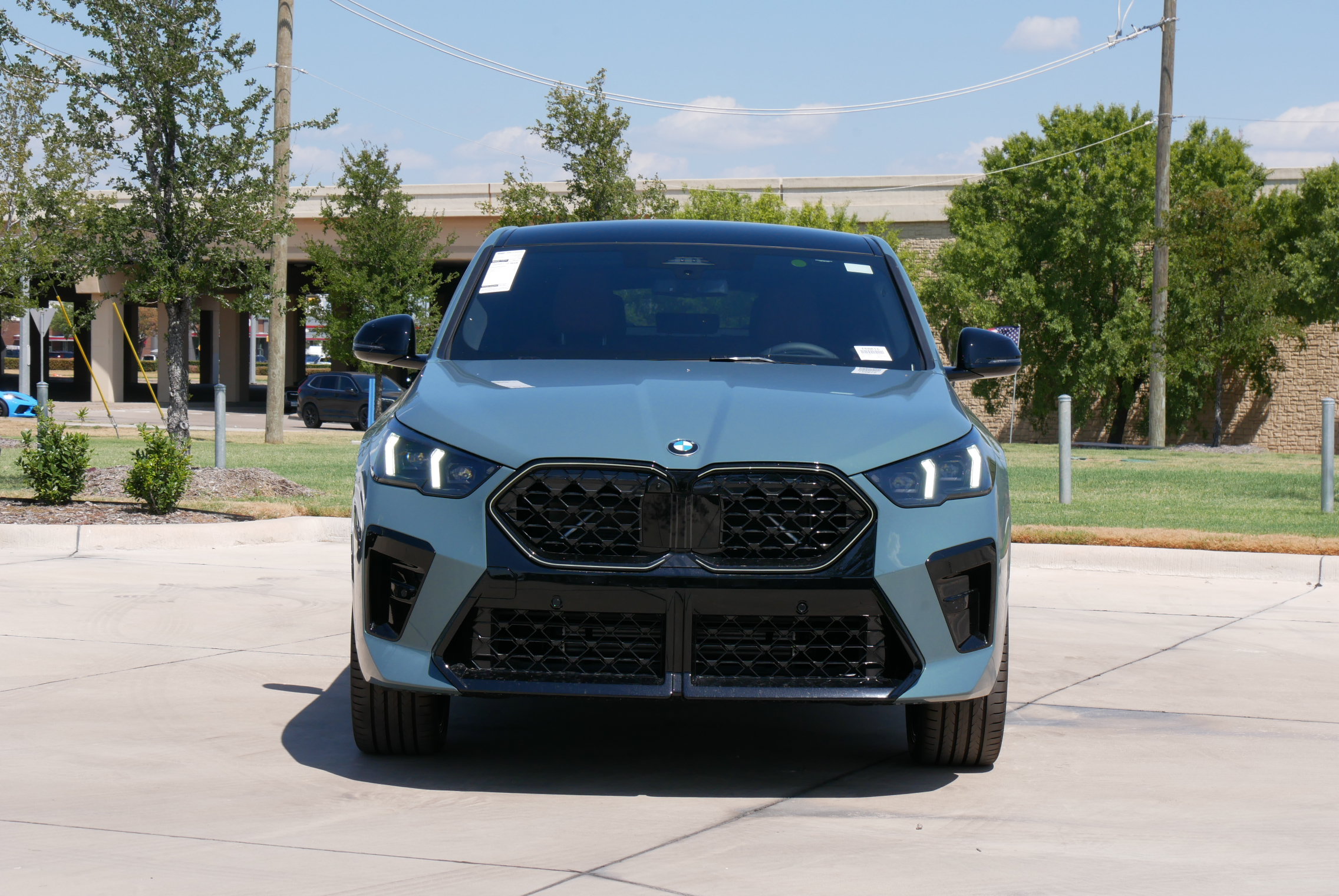 New 2026 BMW X2 xDrive28i w/ Technology Package AWD/4WD image 2