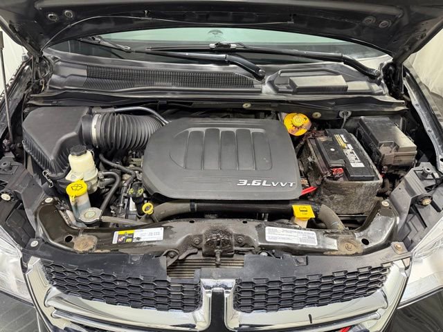 Used 2017 Dodge Grand Caravan SE image 22