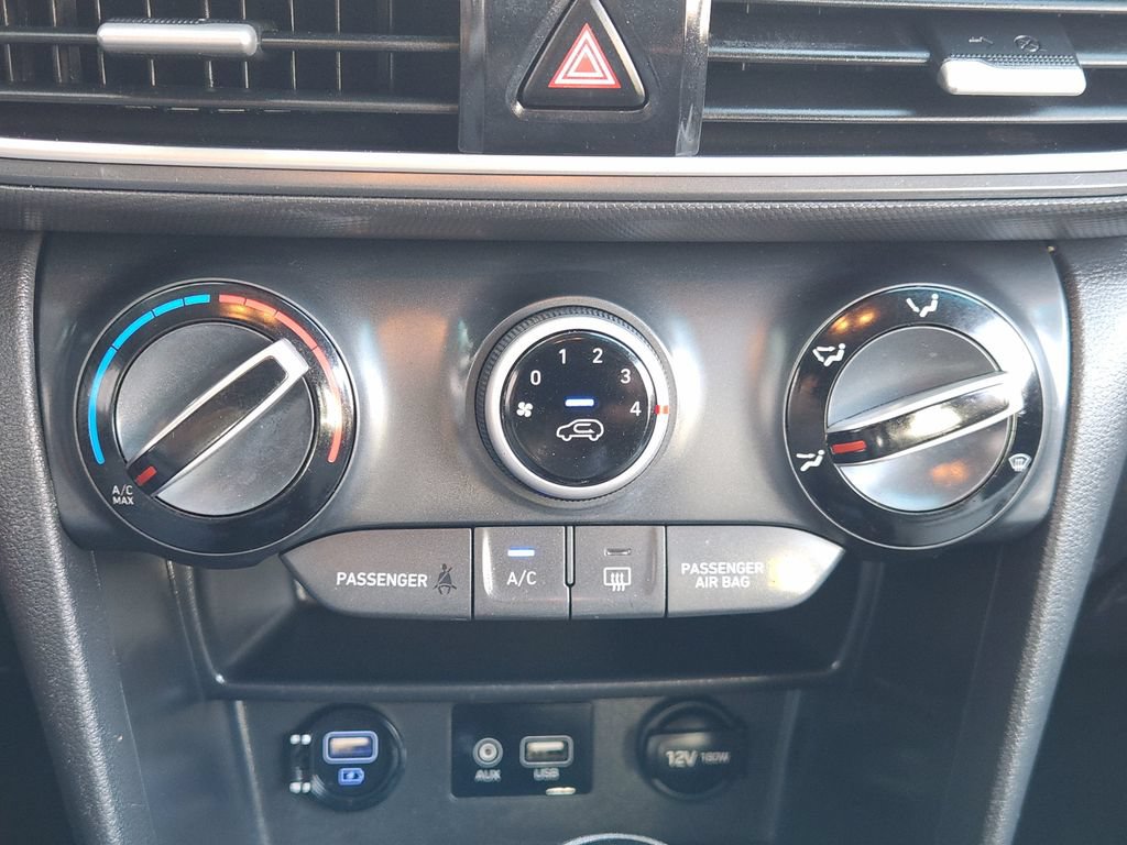 Used 2019 Hyundai Kona SE FWD image 17