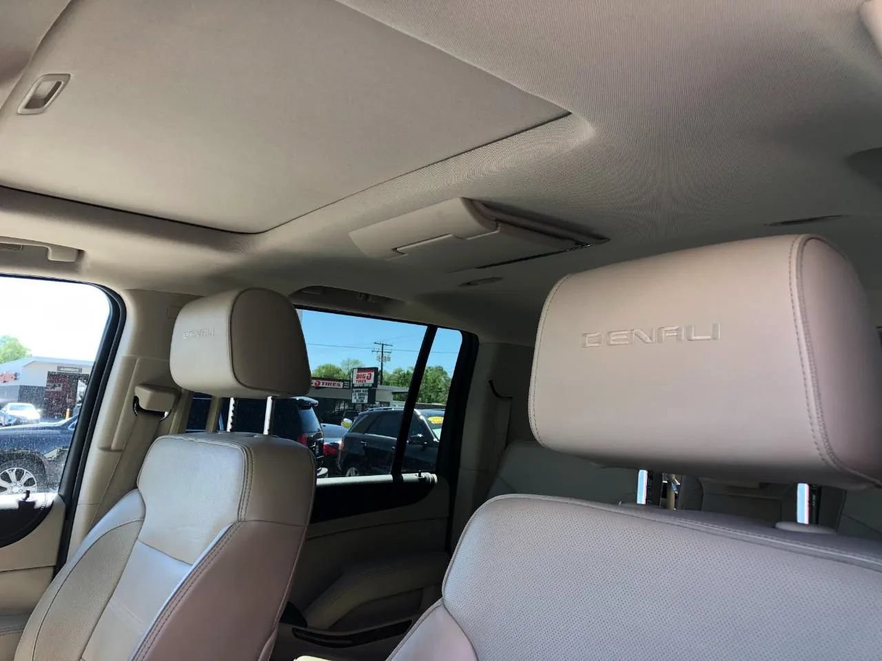 Used 2015 GMC Yukon XL Denali w/ Touring Package AWD/4WD image 20