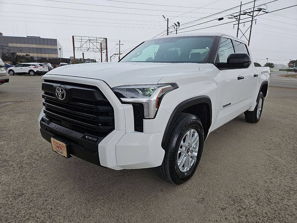 Used 2022 Toyota Tundra SR5 AWD/4WD image 1