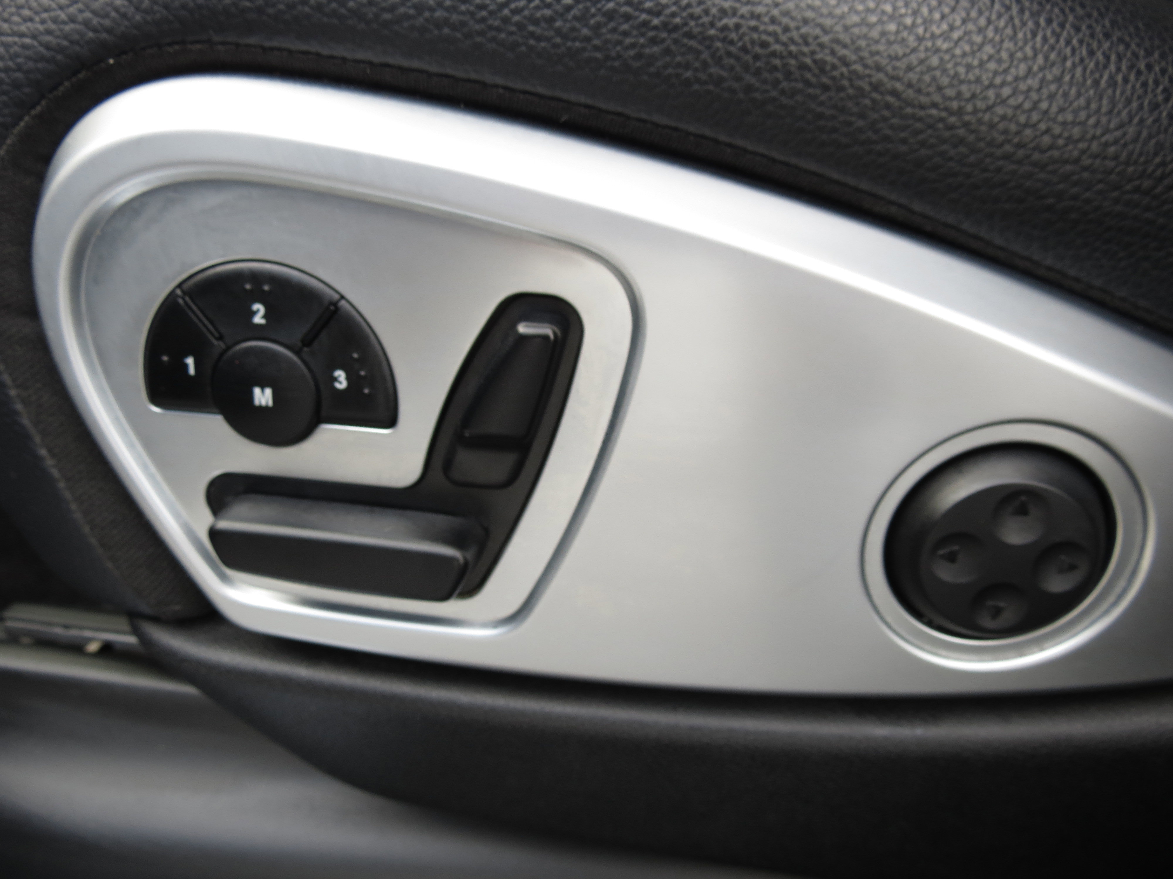 Used 2010 Mercedes-Benz GL 450 4MATIC image 29