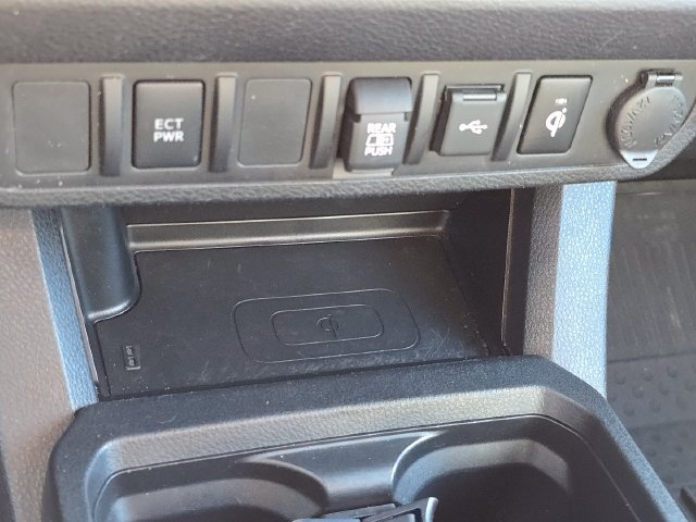 Used 2022 Toyota Tacoma TRD Off-Road AWD/4WD image 27