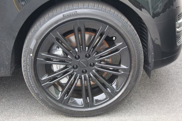 New 2026 Land Rover Range Rover Long Wheelbase SE image 9