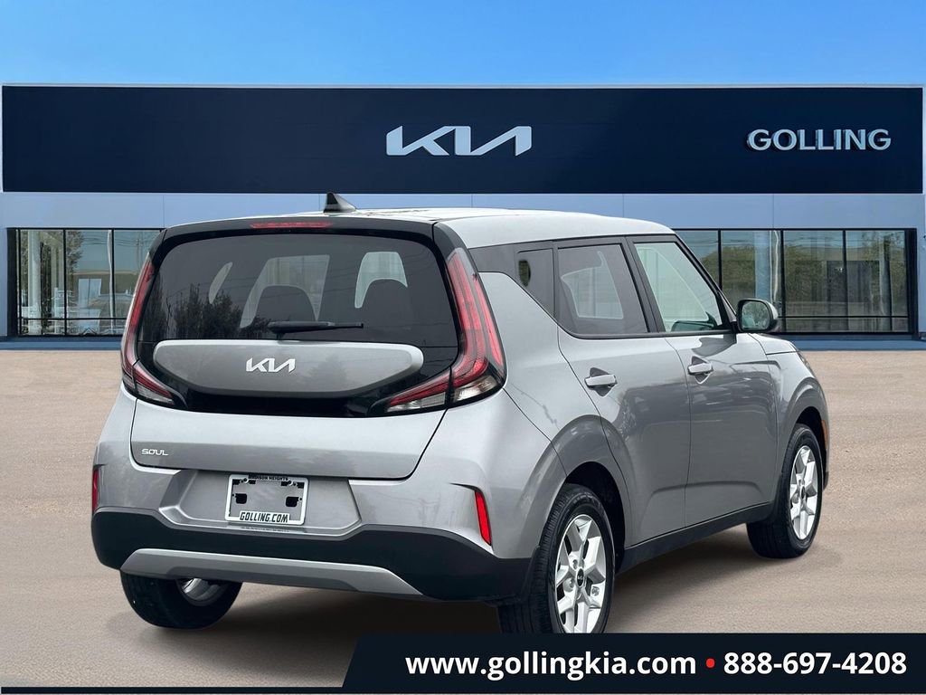 Certified 2023 Kia Soul LX w/ LX Technology Package image 3