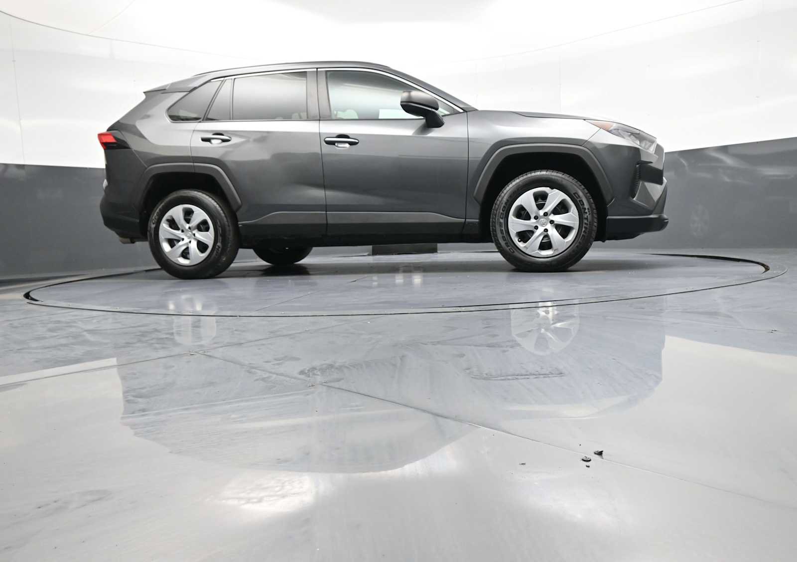 Used 2020 Toyota RAV4 LE w/ All Weather Liner Package AWD/4WD image 28