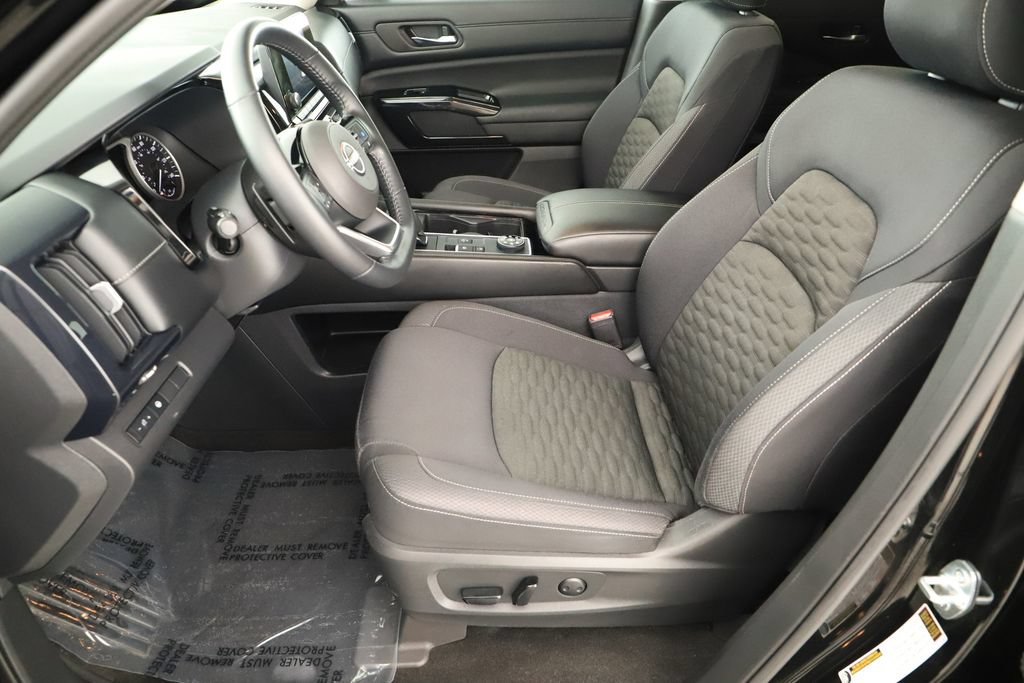 Used 2022 Nissan Pathfinder SV AWD/4WD image 24