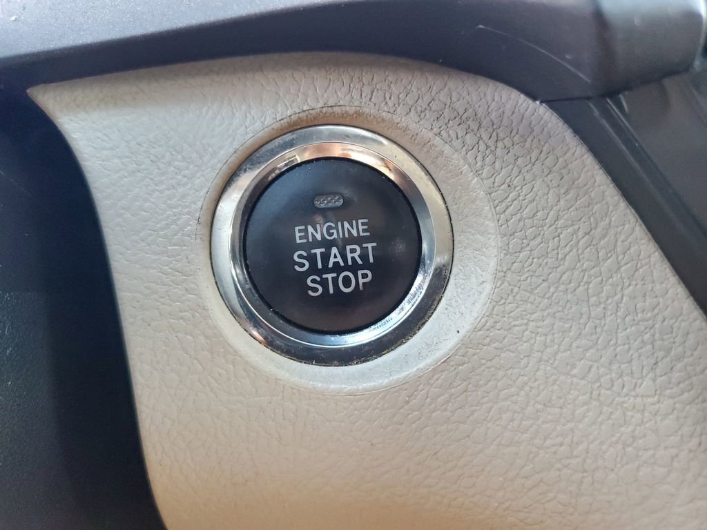 Used 2017 Toyota Sienna XLE w/ XLE Navigation Package FWD image 24