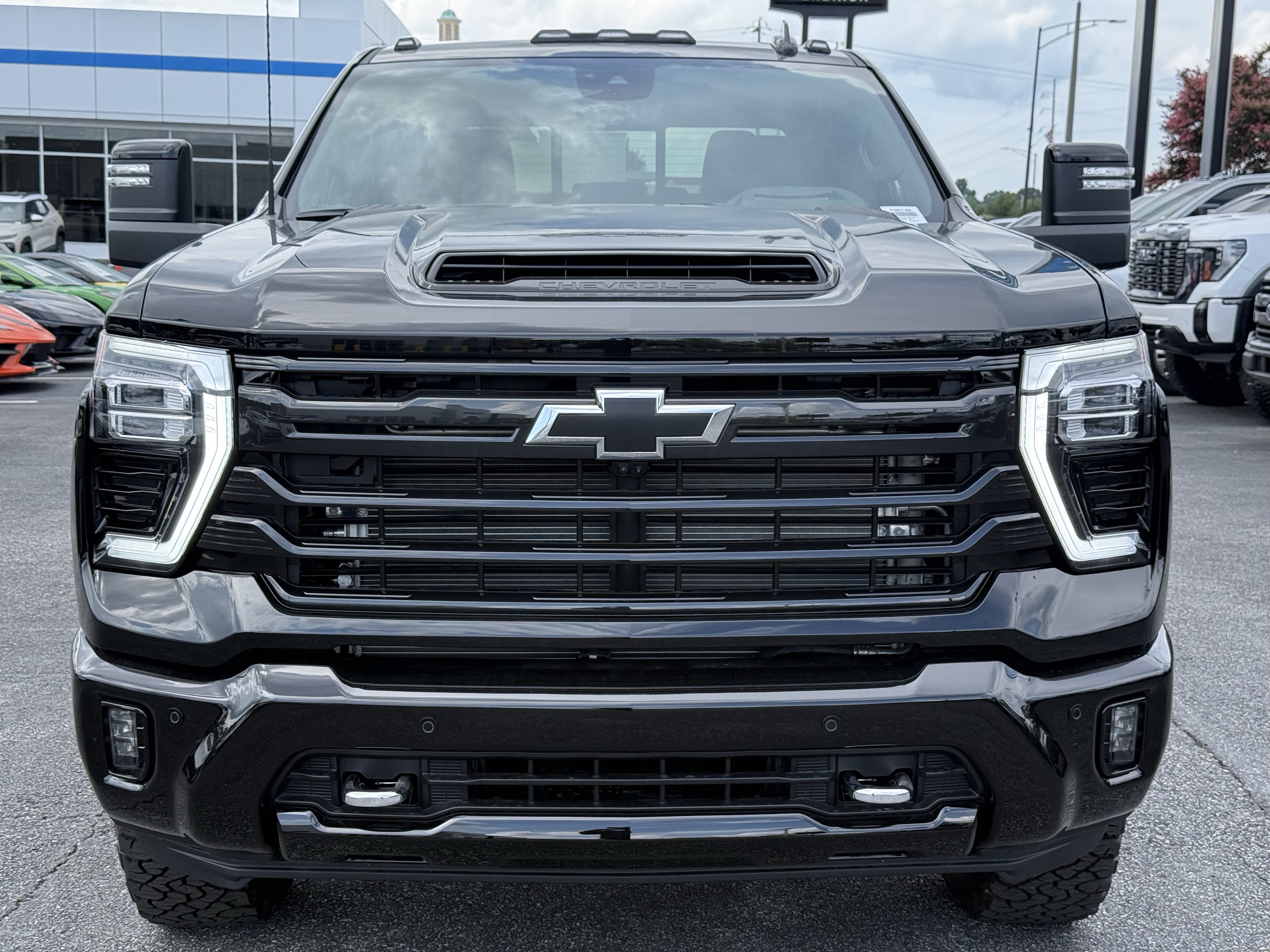 New 2026 Chevrolet Silverado 2500 High Country w/ Midnight Edition AWD/4WD image 3