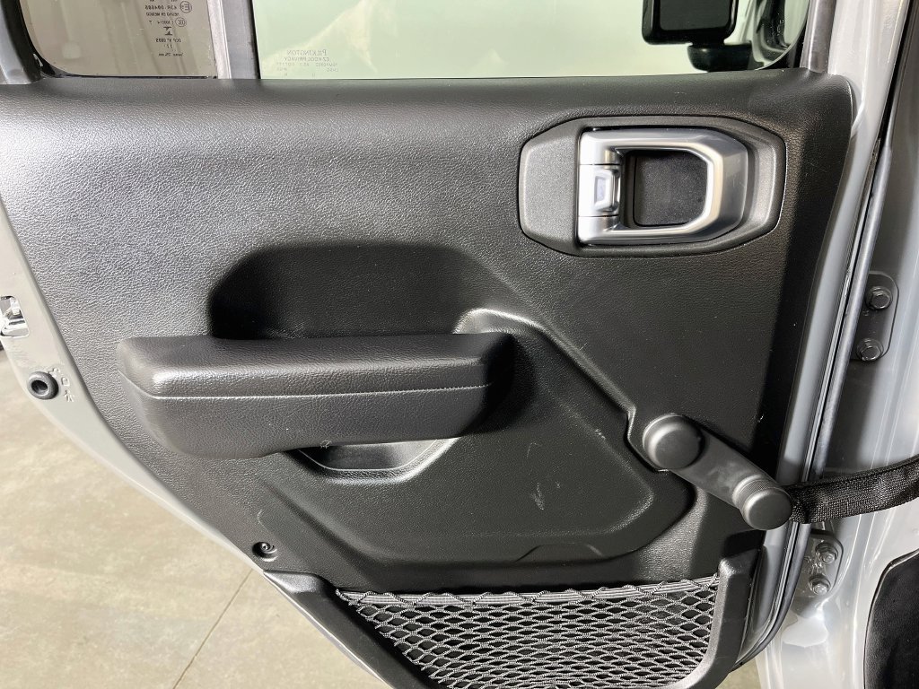 Used 2023 Jeep Gladiator Sport AWD/4WD image 25