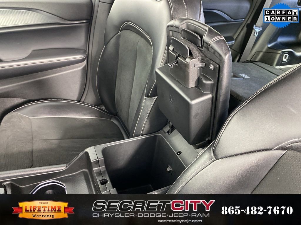 Used 2024 Jeep Grand Cherokee Altitude image 24