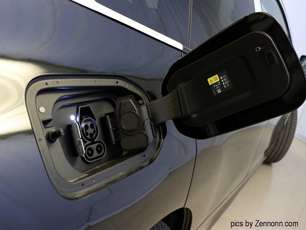 Used 2026 BMW iX xDrive45 w/ M Sport Package image 26