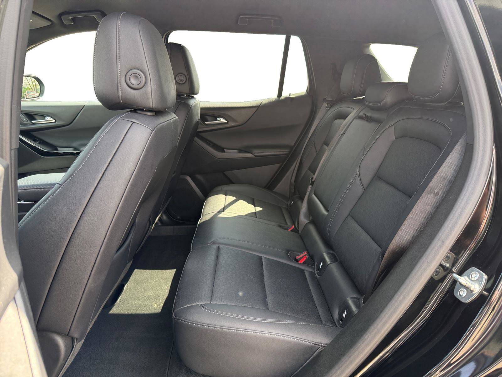 Used 2025 Chevrolet Equinox LT w/ Convenience Package II AWD/4WD image 19